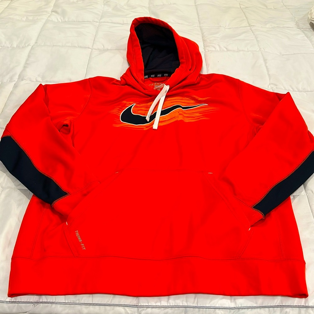 Nike hoodie, thermafit, like new! Men’s L